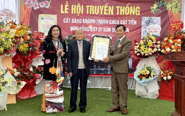 Cây[-]Gạo[-]đầu[-]tiên[-]của[-]huyện[-]Gia[-]Lộc[-]được[-]công[-]nhận[-]Cây[-]Di[-]sản[-]Việt[-]Nam[-]